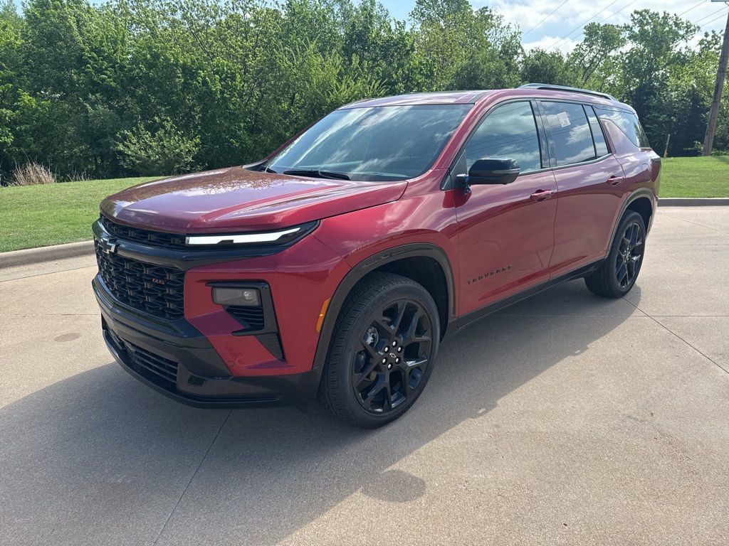 Used 2025 Chevrolet Traverse RS image 1