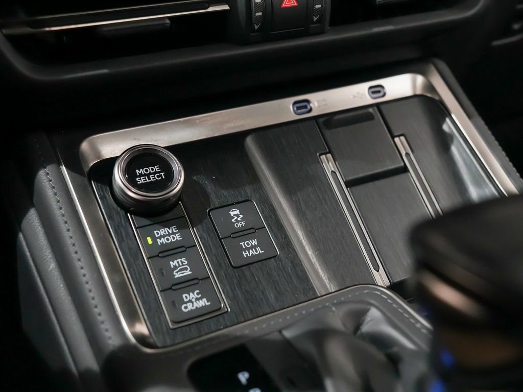 Used 2024 Lexus GX 550 image 30