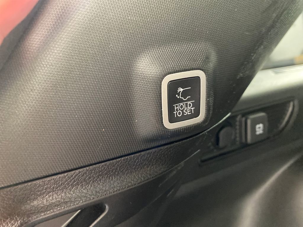 Used 2023 Jeep Grand Cherokee Altitude image 31