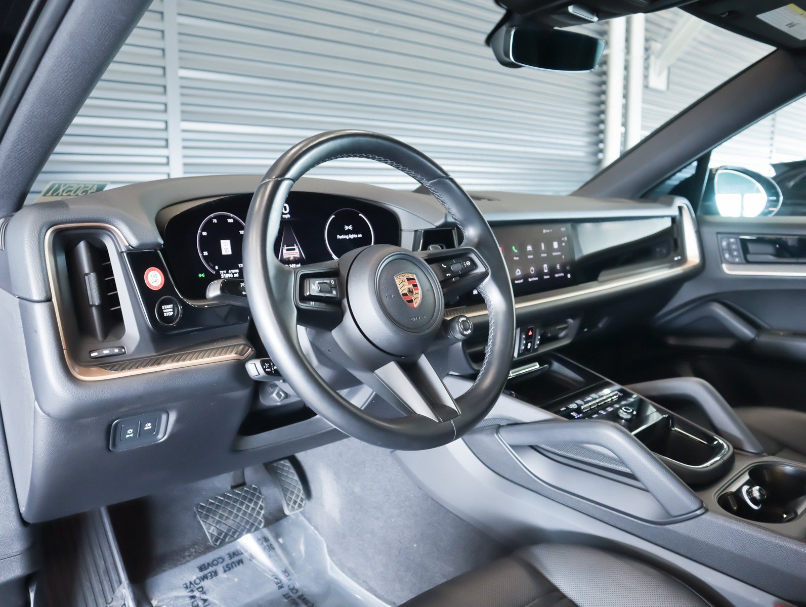 Certified 2024 Porsche Cayenne Coupe AWD/4WD image 4