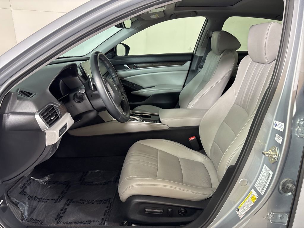 Used 2019 Honda Accord Touring image 15