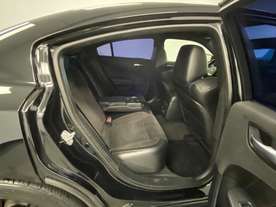 Used 2017 Dodge Charger R/T image 36