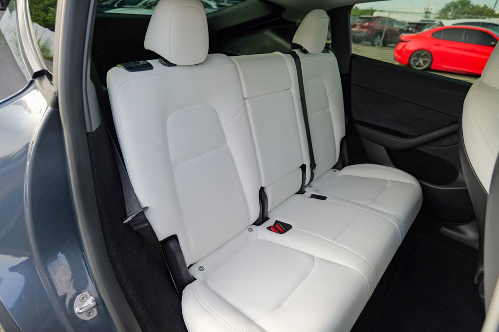 Used 2023 Tesla Model Y Long Range AWD/4WD image 32