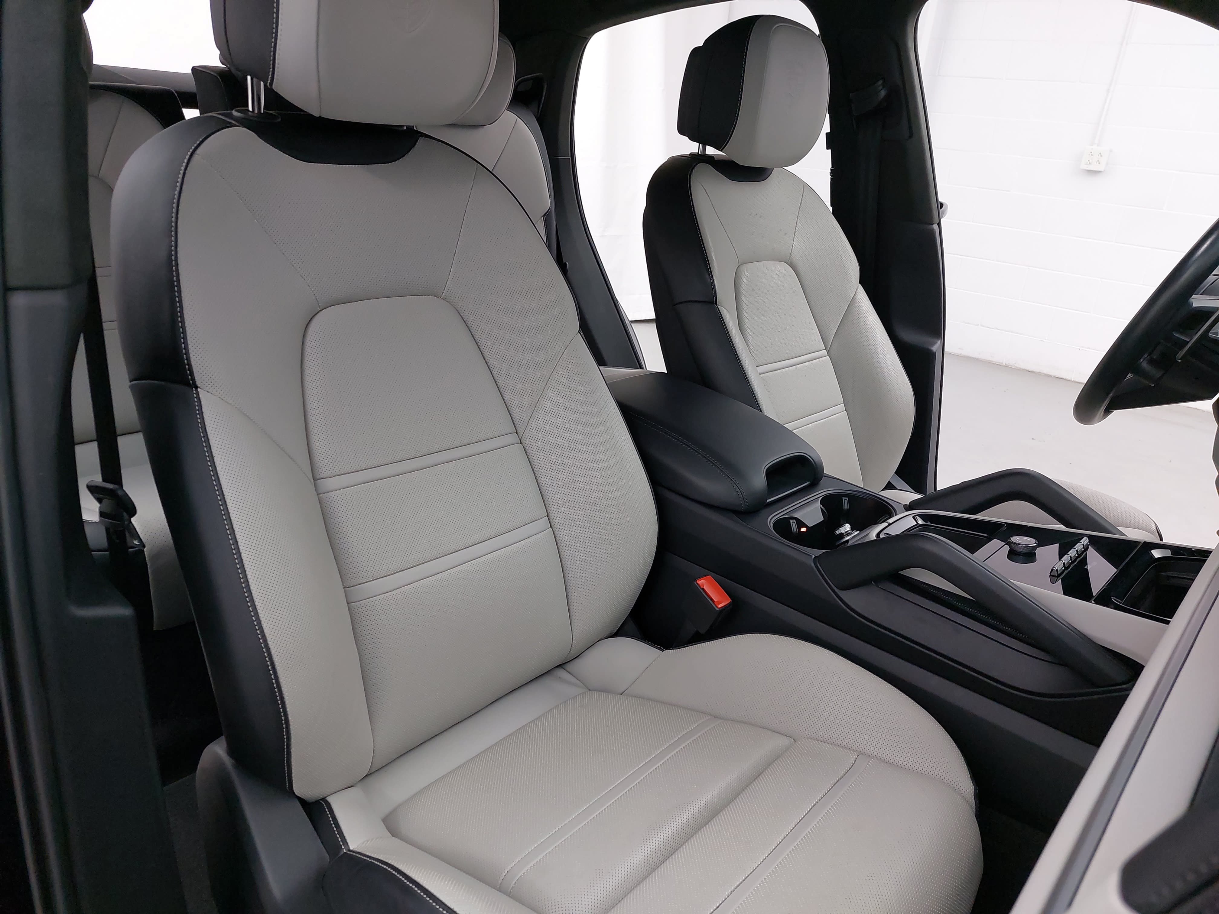 Certified 2024 Porsche Cayenne S AWD/4WD image 12