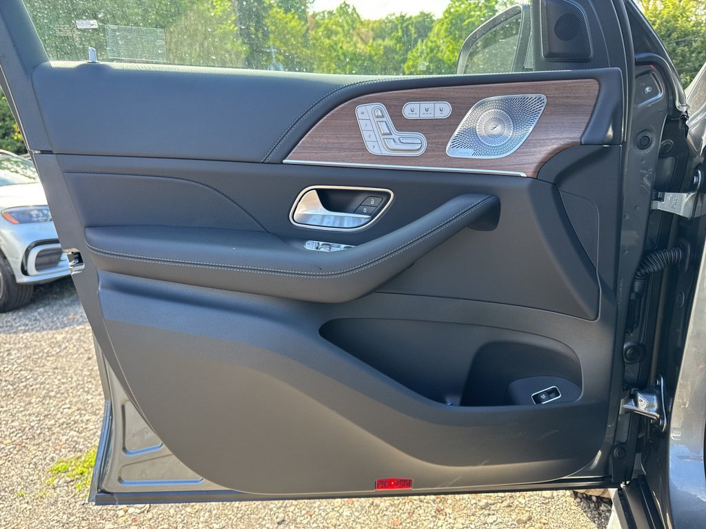 New 2026 Mercedes-Benz GLS 580 4MATIC image 26