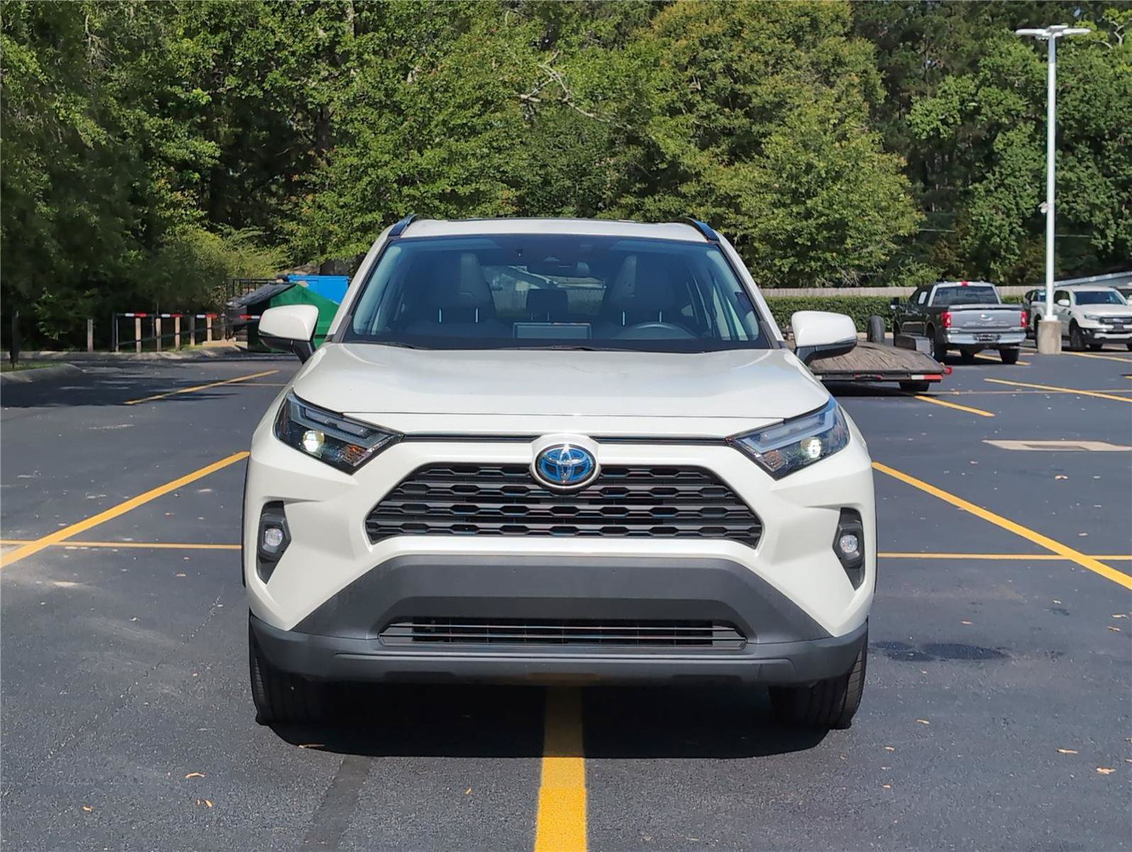 Used 2022 Toyota RAV4 XLE Premium AWD/4WD image 10