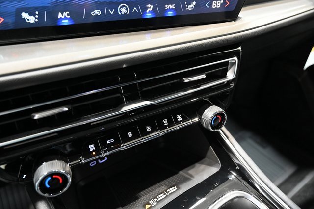 New 2026 Chevrolet Traverse LT w/ LPO, Floor Liner Package image 18