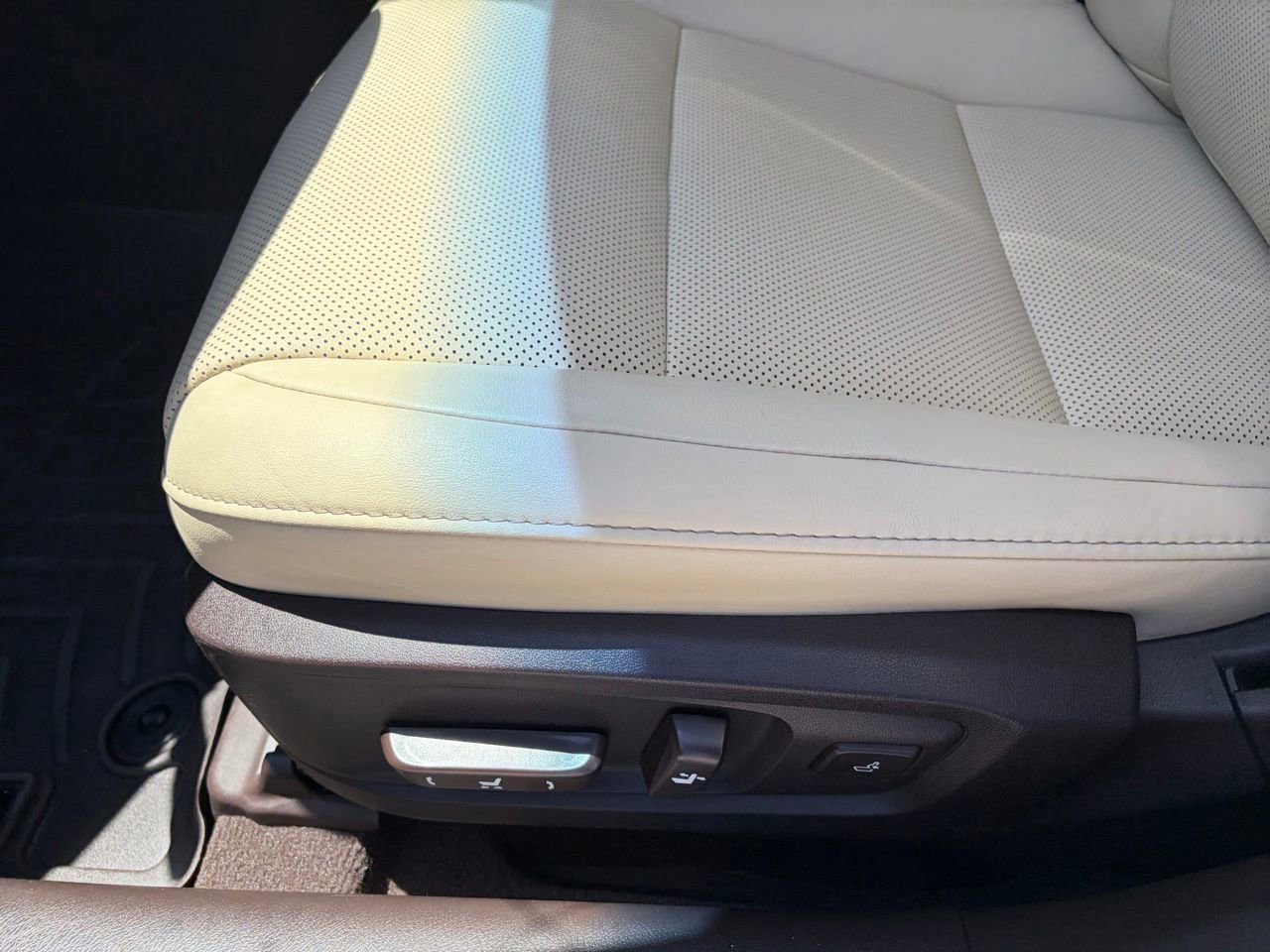 Used 2018 Lexus ES 350 w/ Navigation System Package FWD image 6