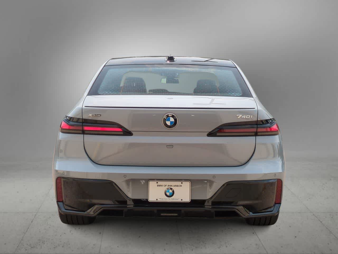 New 2025 BMW 740i xDrive AWD/4WD image 7