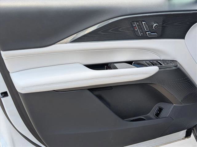 Used 2024 Cadillac Lyriq Sport AWD/4WD image 11
