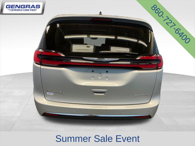 Certified 2024 Chrysler Pacifica Limited FWD image 6