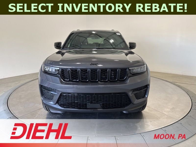 New 2025 Jeep Grand Cherokee Altitude w/ Trailer Tow Package AWD/4WD image 2