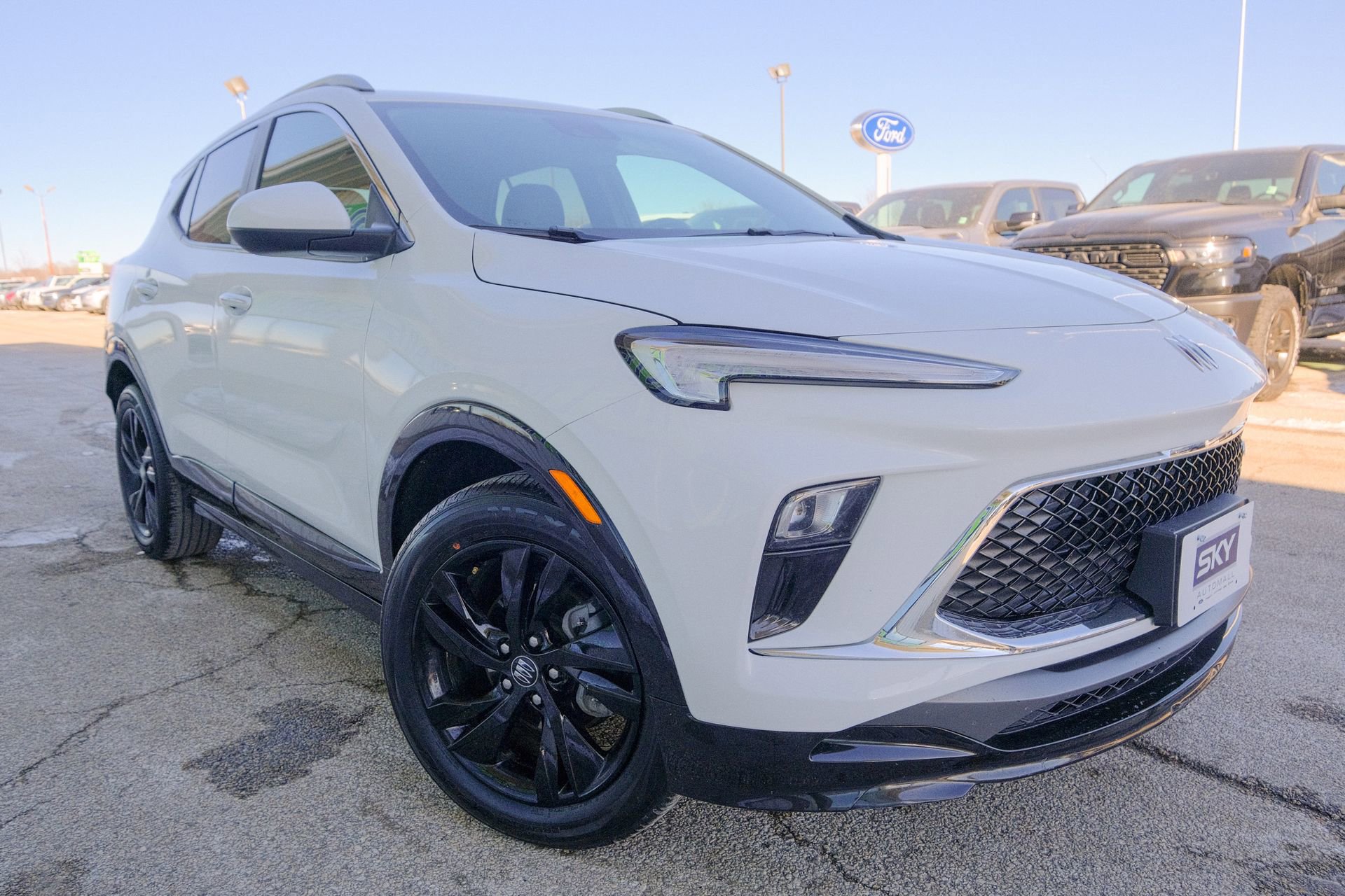 Used 2024 Buick Encore GX Sport Touring image 13