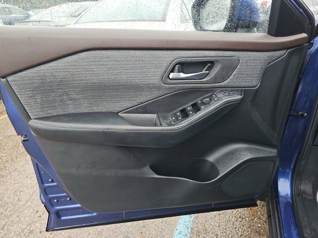 Used 2023 Nissan Rogue SV image 12