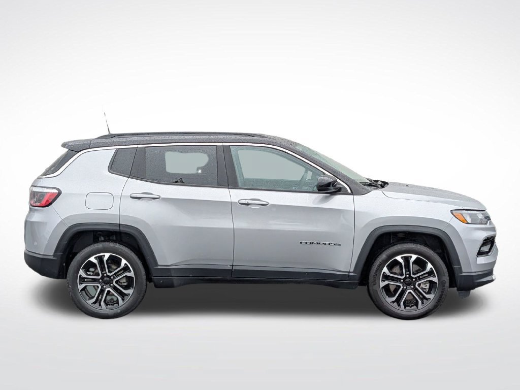 Used 2023 Jeep Compass Limited AWD/4WD image 2