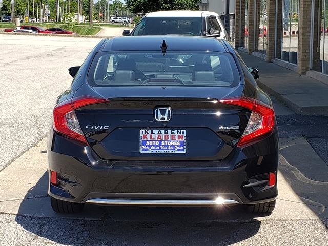 Used 2019 Honda Civic Touring image 4