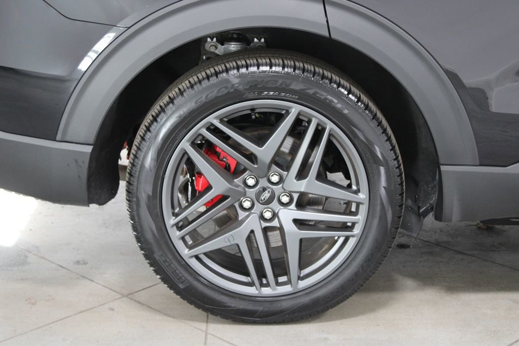 Used 2025 Ford Explorer ST image 14