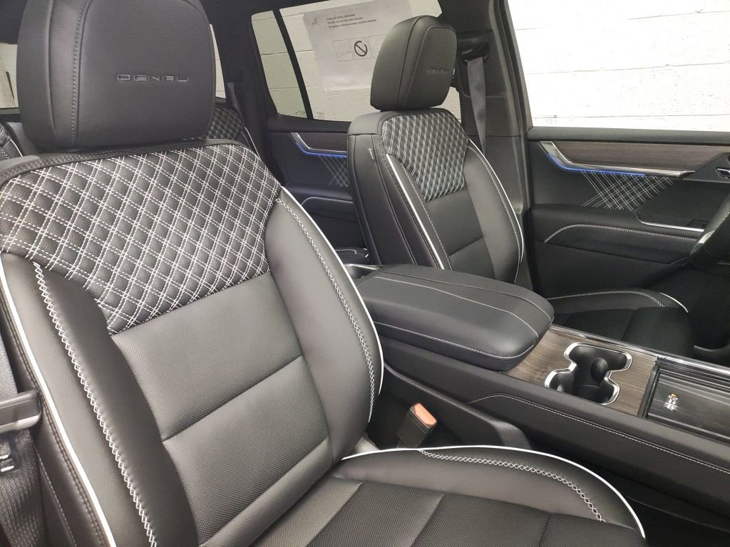 New 2026 GMC Acadia Denali w/ Super Cruise Package AWD/4WD image 9