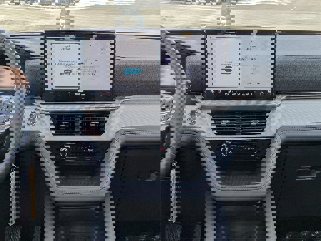 New 2026 Ford Explorer Active w/ Active Comfort Package image 13