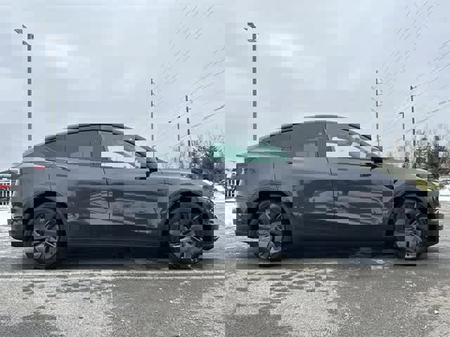 Used 2026 Tesla Model Y Long Range image 3