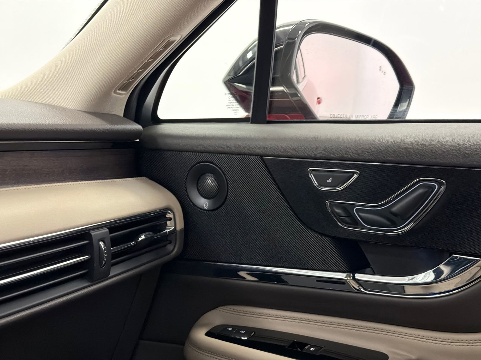 Used 2023 Lincoln Corsair Grand Touring w/ Equipment Group 302A image 32