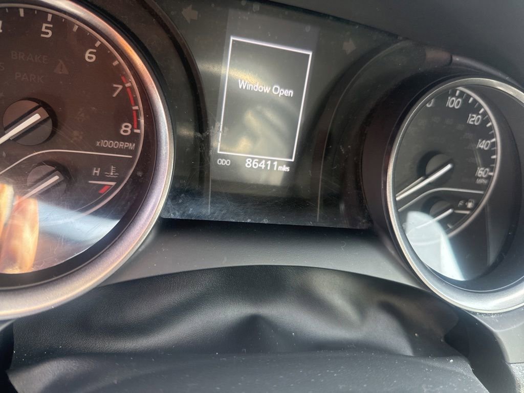 Used 2022 Toyota Camry SE FWD image 2