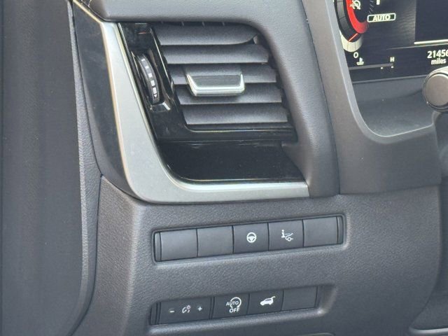 Used 2025 Nissan Rogue SL w/ Tech Package image 30