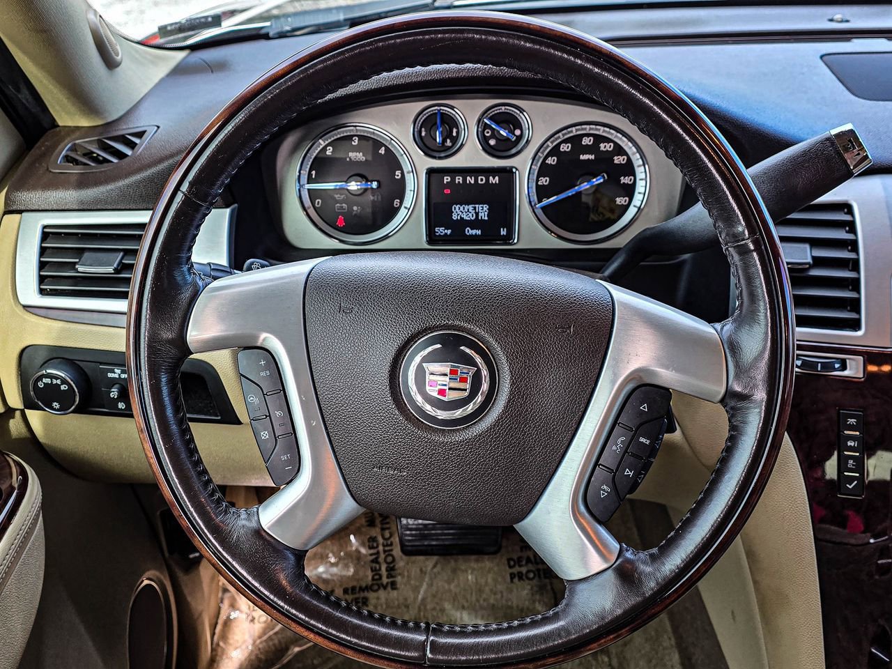 Used 2014 Cadillac Escalade Luxury AWD/4WD image 26