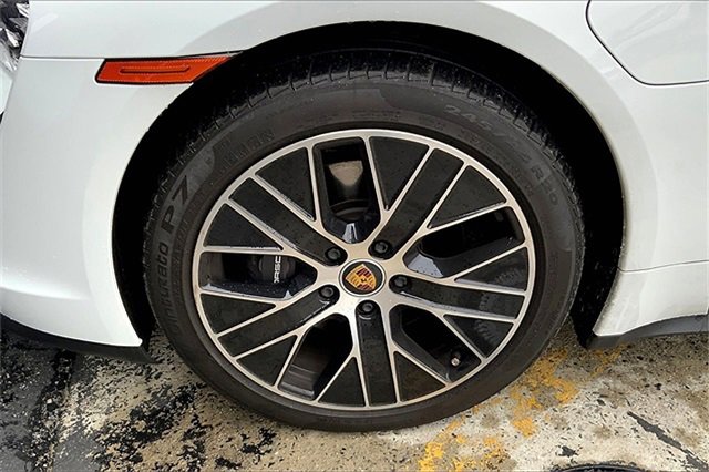 Used 2022 Porsche Taycan image 14