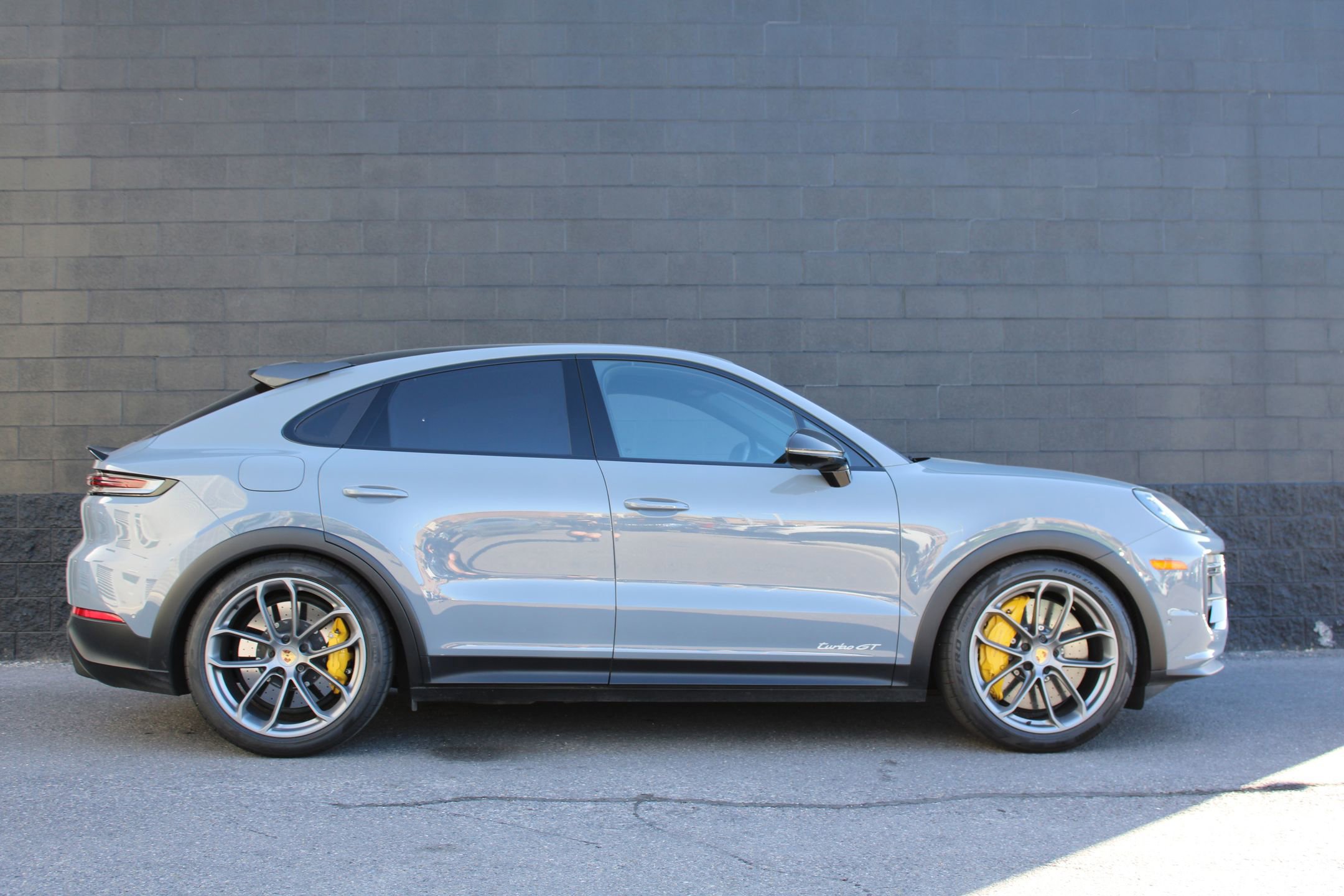 Certified 2024 Porsche Cayenne Turbo GT image 9