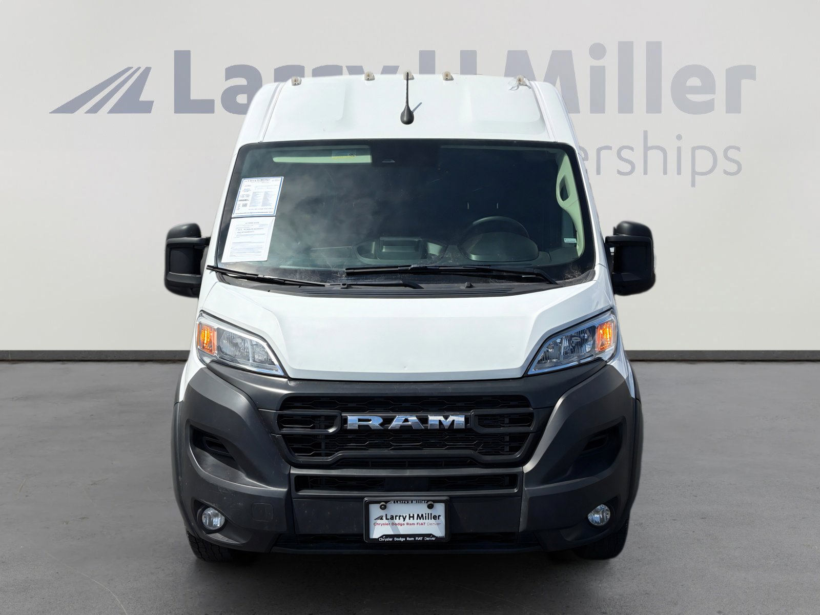 Used 2025 RAM ProMaster 2500 w/ Convenience Group FWD image 8