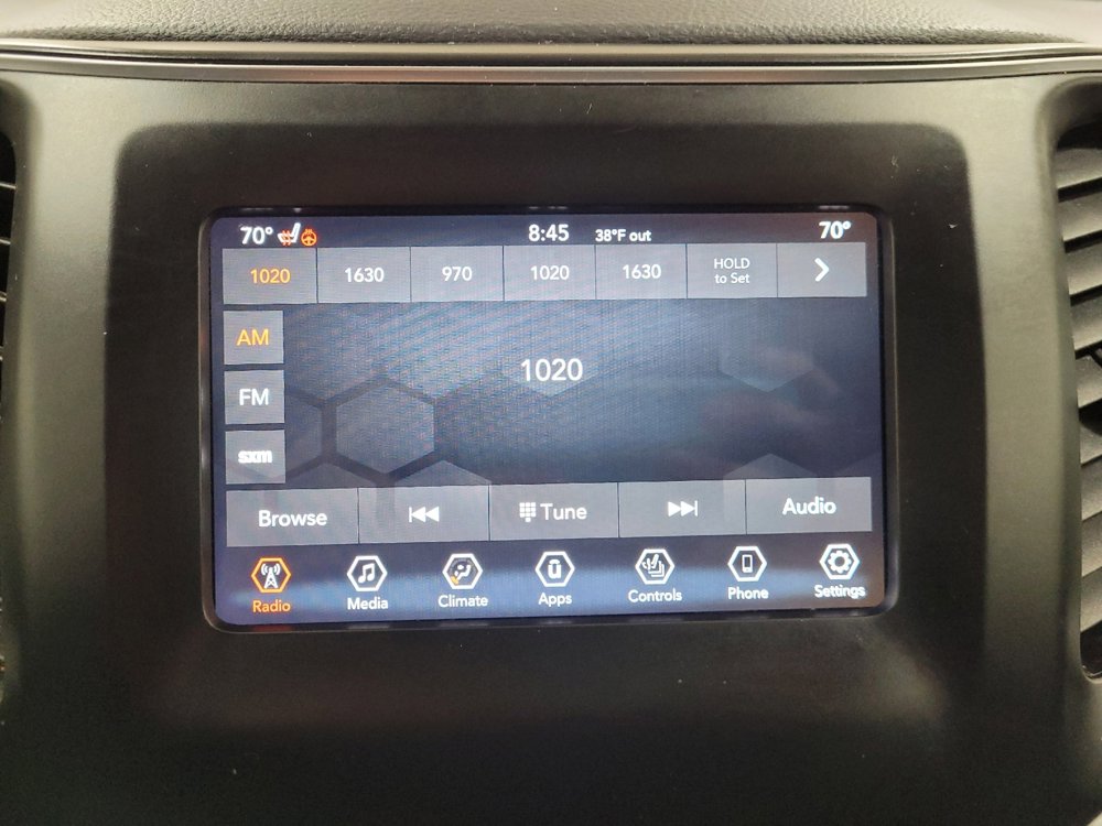 Used 2020 Jeep Cherokee Latitude Plus w/ Comfort/Convenience Group image 25