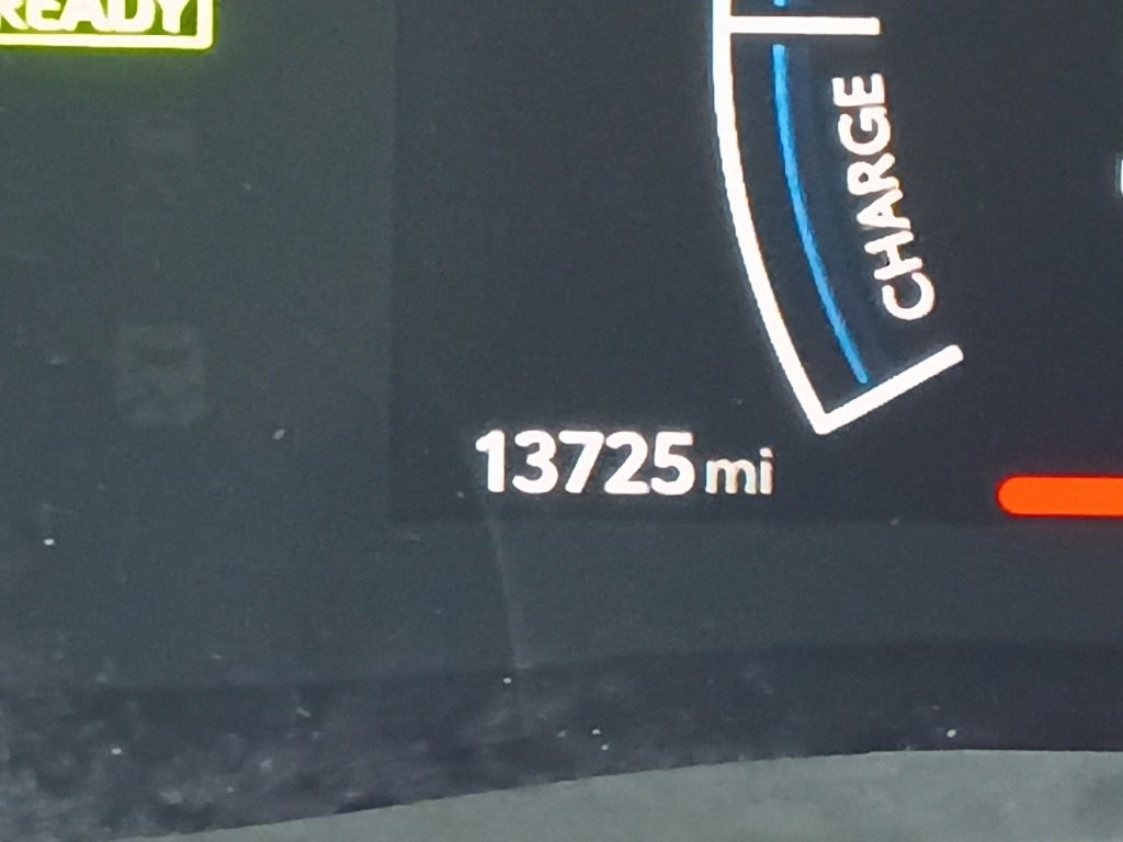 Used 2025 Toyota Camry LE image 2