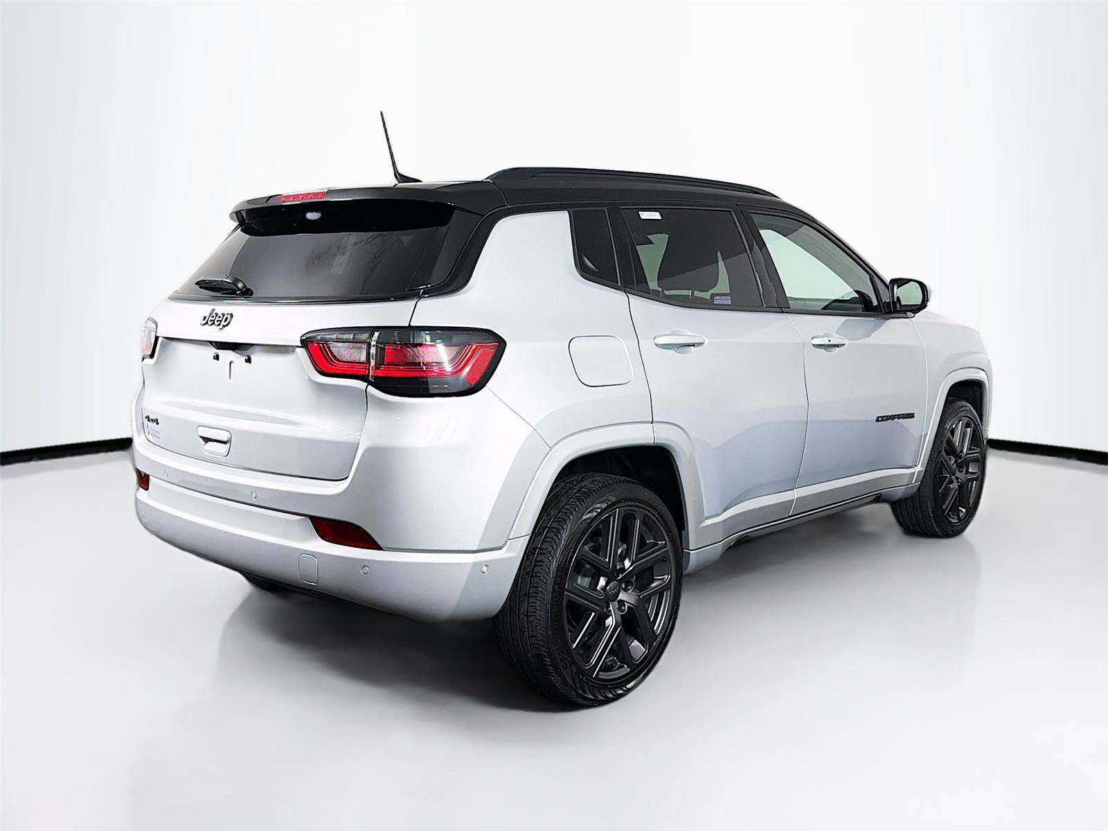 Used 2024 Jeep Compass Limited w/ Driver Assist Group I AWD/4WD image 11