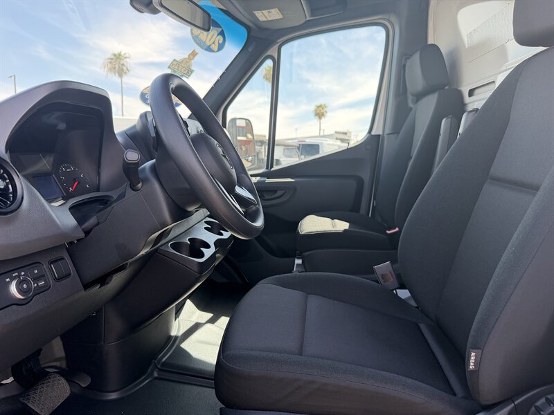 Used 2023 Mercedes-Benz Sprinter 3500 image 8