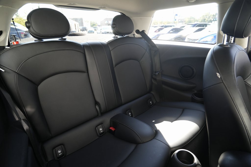 Used 2014 MINI Cooper 2-Door Hardtop image 22