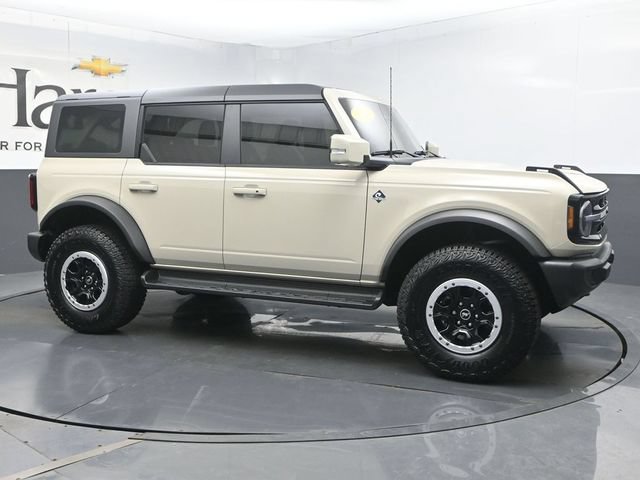 Used 2025 Ford Bronco Outer Banks w/ Sasquatch Package AWD/4WD image 1