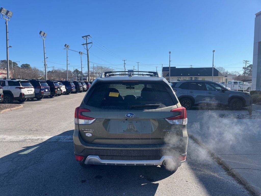 Used 2023 Subaru Forester Touring image 5