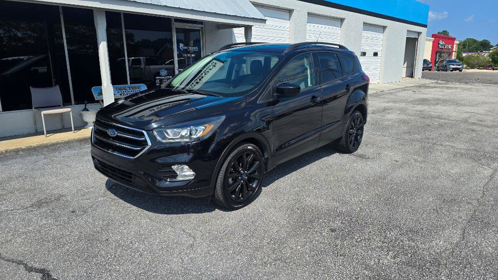 Used 2019 Ford Escape SE FWD image 2
