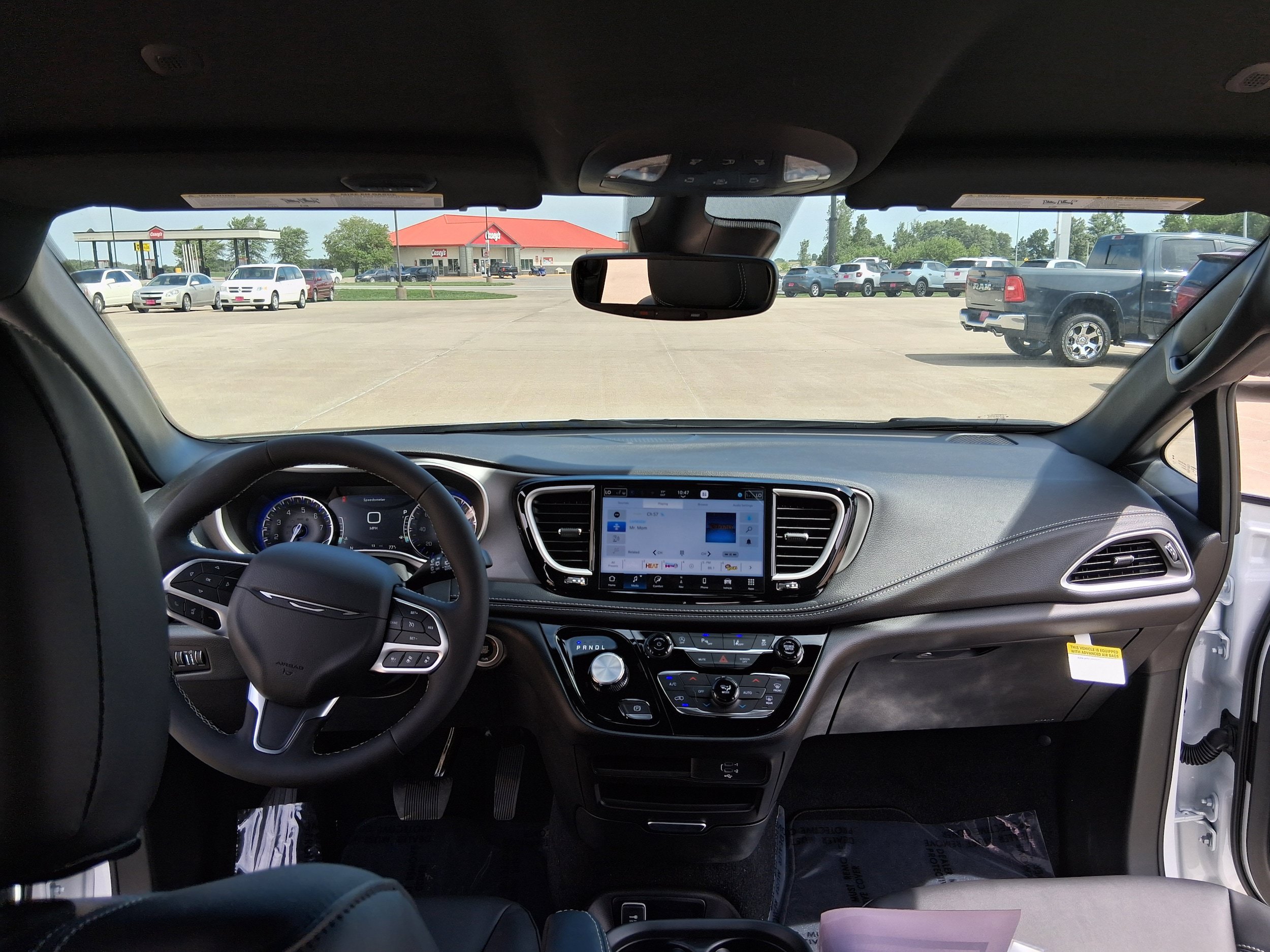 New 2027 Chrysler Pacifica Select FWD image 16