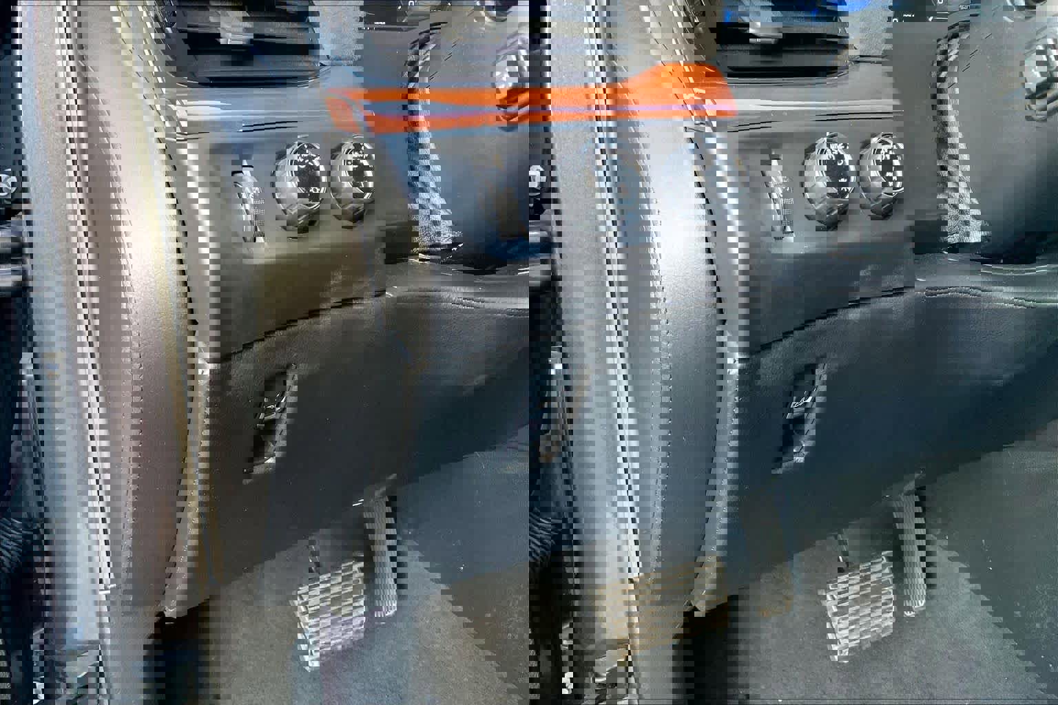 Used 2017 Cadillac Escalade Premium Luxury image 36