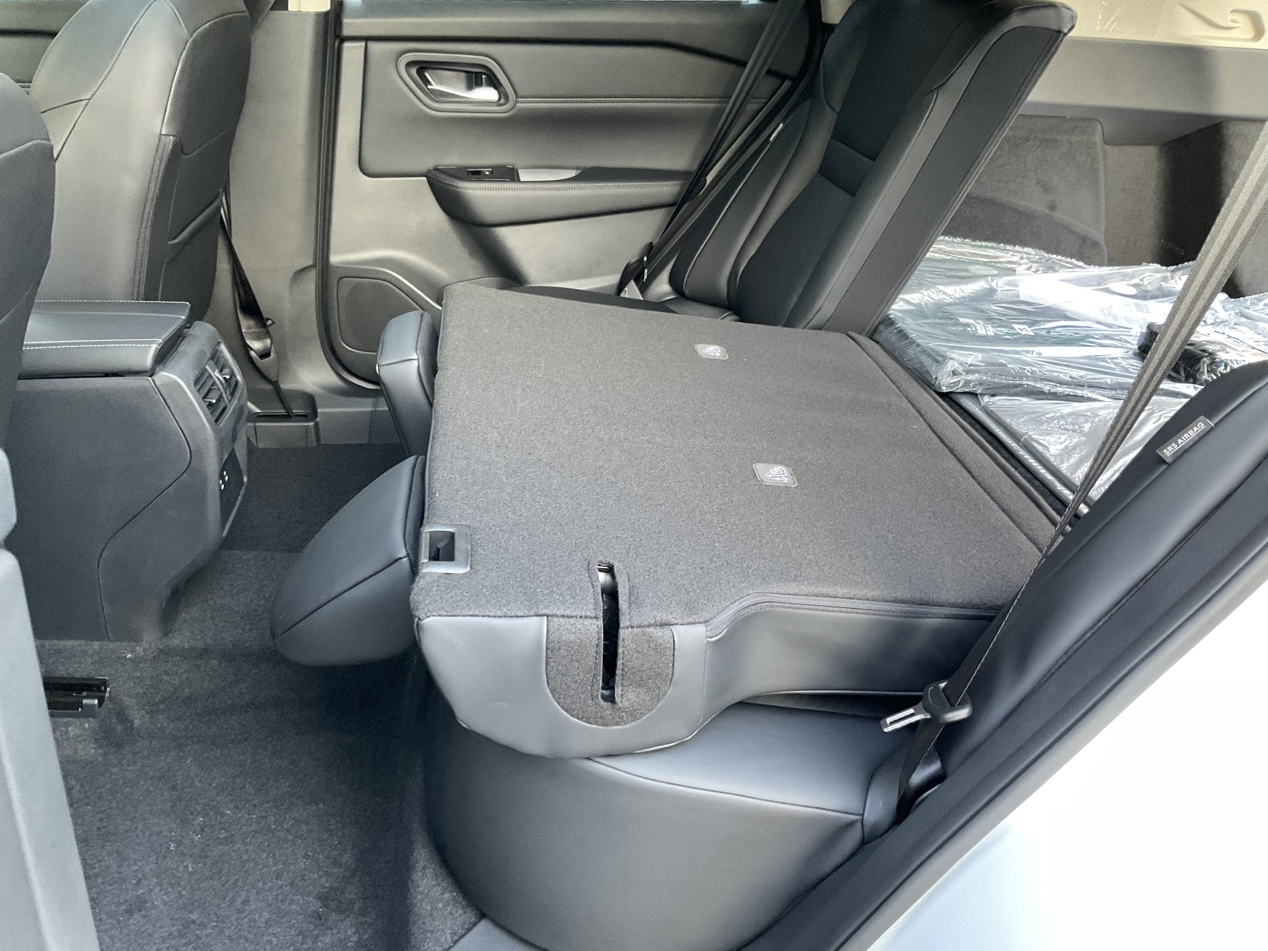 Used 2026 Nissan Rogue SV w/ SV Premium Package image 40