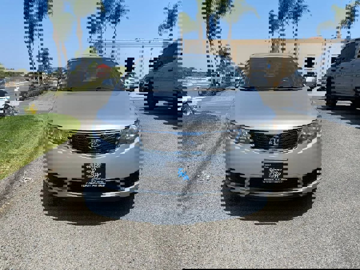 Used 2013 Kia Forte EX image 2