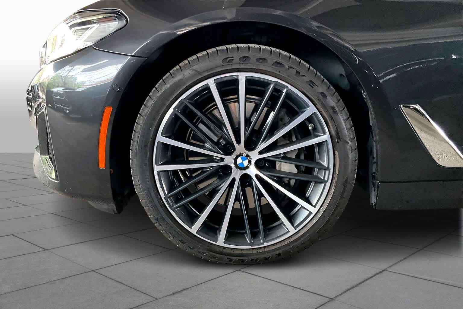 Used 2021 BMW 540i w/ Convenience Package RWD image 10