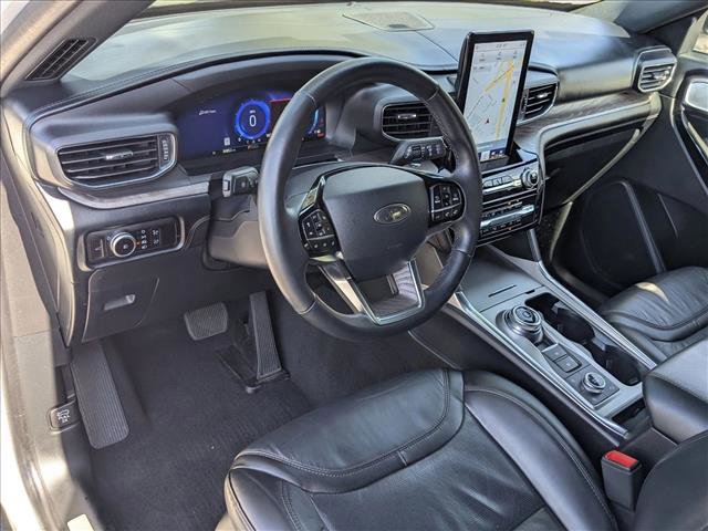 Used 2023 Ford Explorer Platinum w/ Technology Package image 10