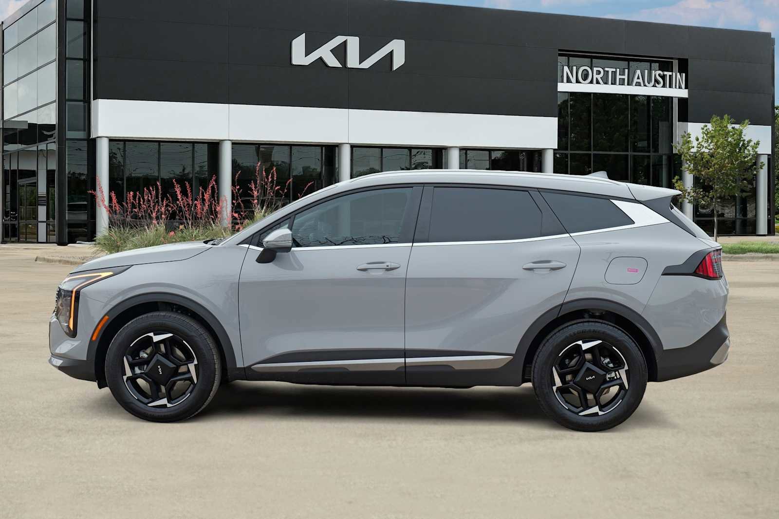 Certified 2026 Kia Sportage EX image 4