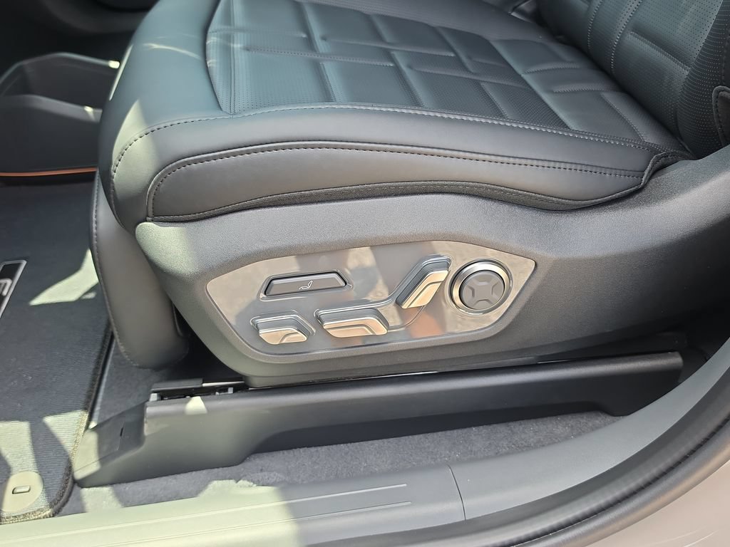 New 2026 Kia EV9 Land w/ Nightfall Edition Package AWD/4WD image 22