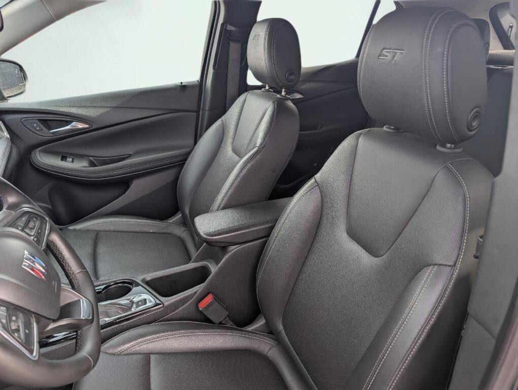 Used 2024 Buick Encore GX Sport Touring AWD/4WD image 10