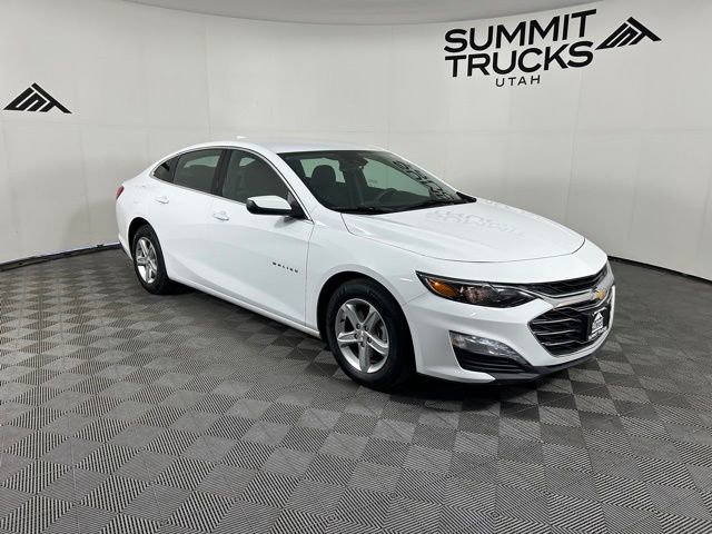Used 2024 Chevrolet Malibu LT FWD image 2