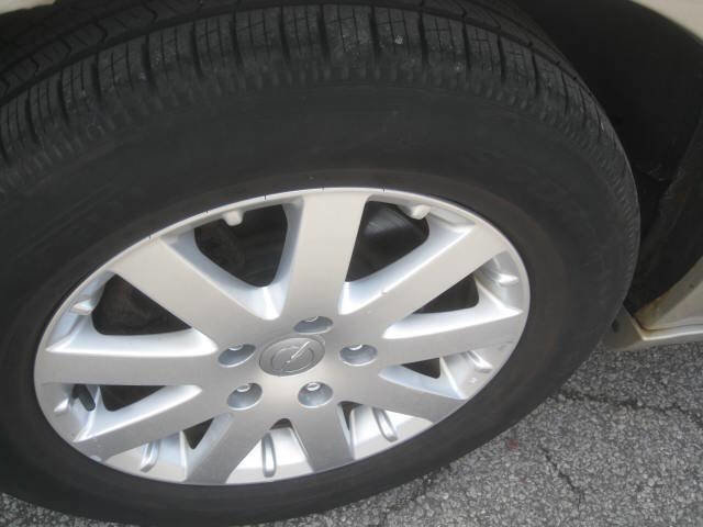 Used 2014 Chrysler Town & Country Touring FWD image 37
